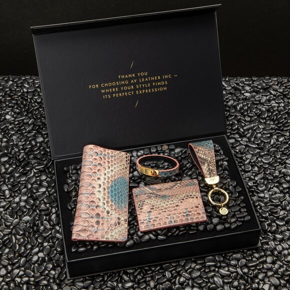 Luxury Python Leather Gift Set – Handmade & Elegant Beige&Blue Color - Picture 5 of 5